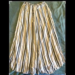 AE Wide Leg Flowy pants